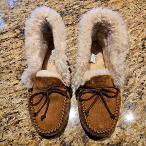 UGG Women's Alena Slipper, Chestnut, Size 8M